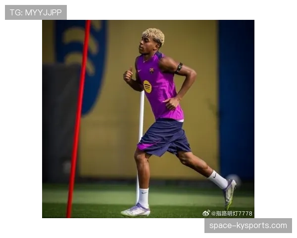 巴萨小将亚马尔因脚踝不适，将缺席本周训练，边路突破锐度或受影响